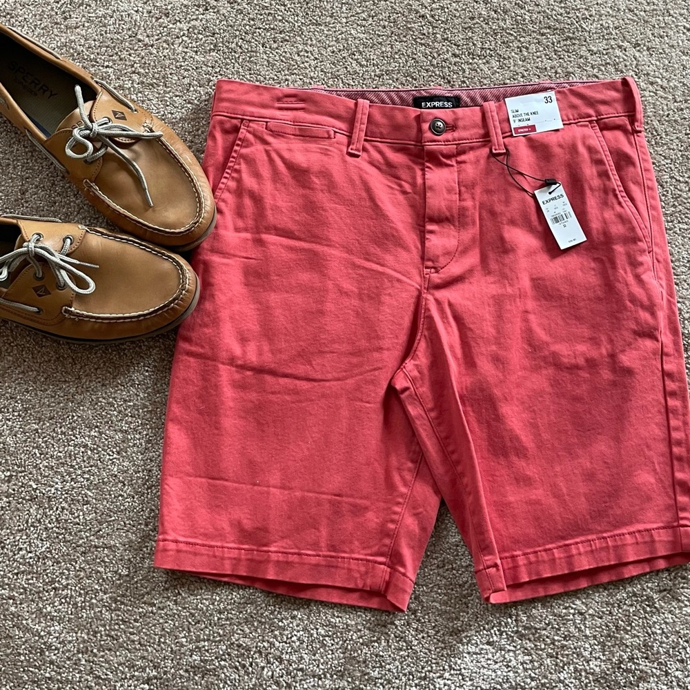 NEW Express Men’s coral cargo shorts size 33